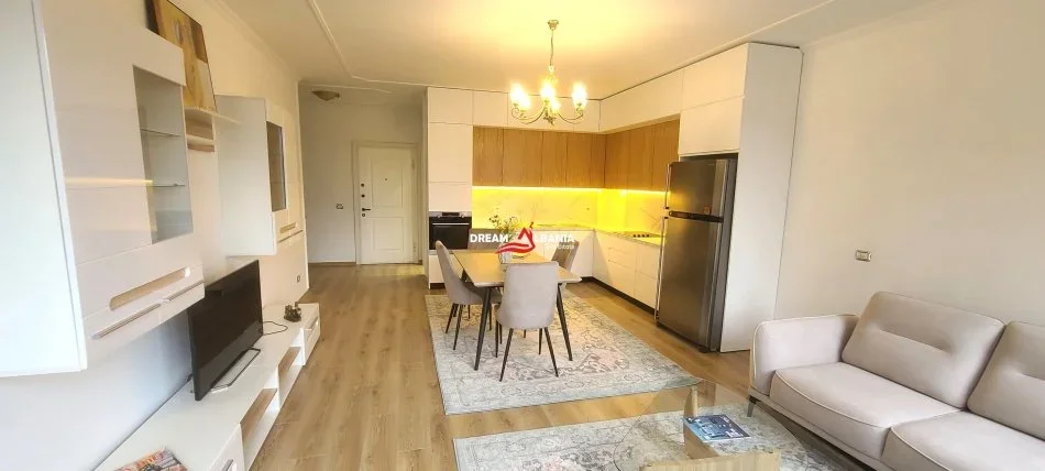 Tirane, jepet me qera apartament 2+1 , 105 m² 1.000 € 