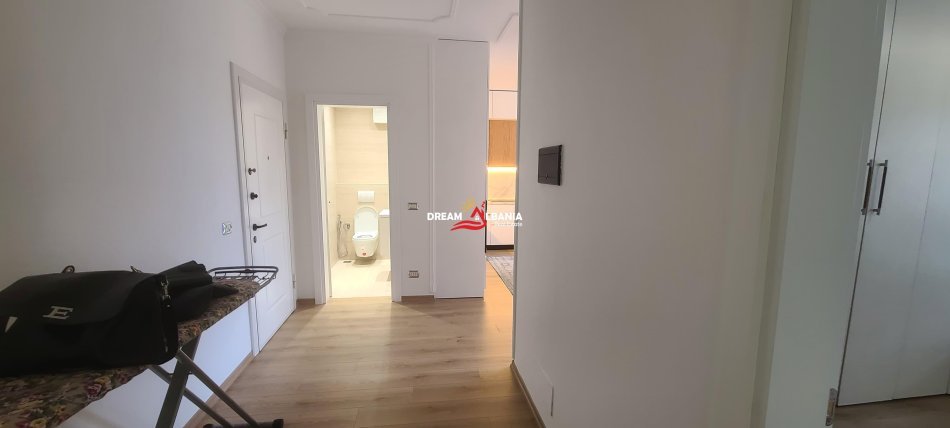 Tirane, jepet me qera apartament 2+1 , 105 m² 1.000 € 