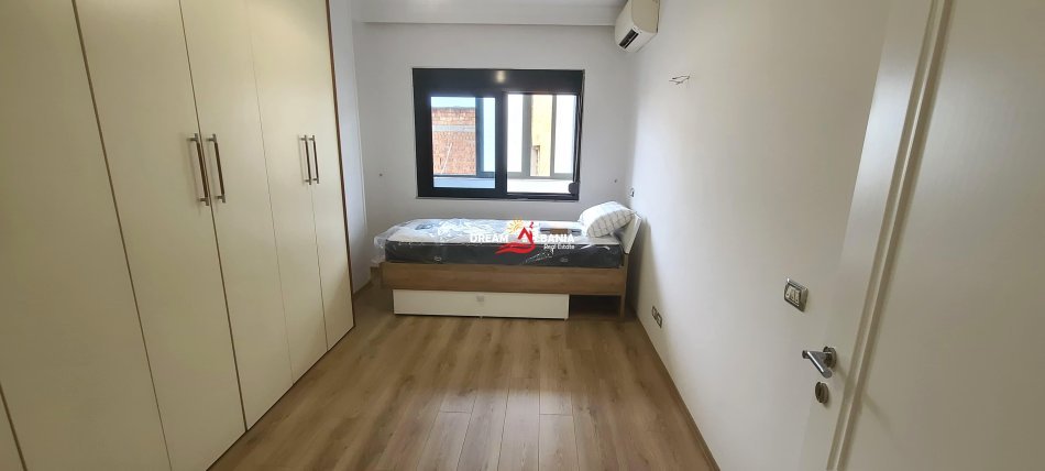 Tirane, jepet me qera apartament 2+1 , 105 m² 1.000 € 