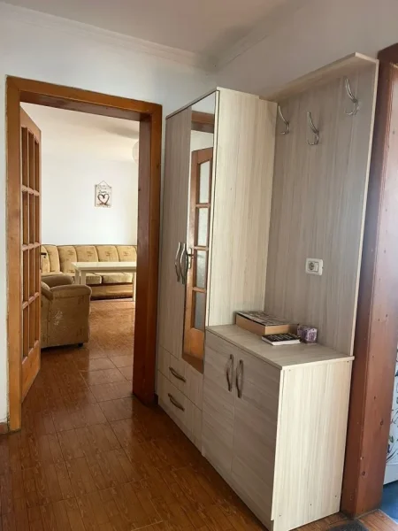 Tirane, shitet apartament 2+1 Kati 5, 72 m² 105.000 € (zona Ali Demi, prane tregut te ri elektrik)