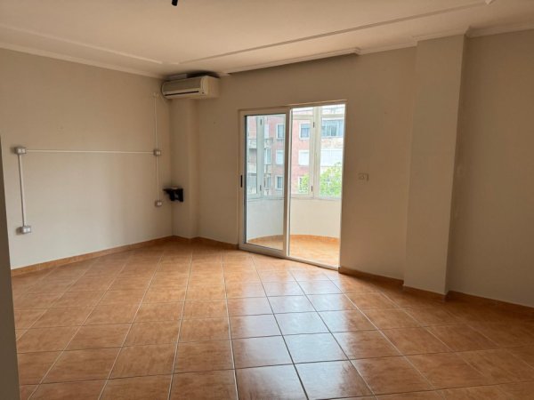Tirane, jepet me qera apartament 4+1+Aneks+Ballkon Kati 4, 178 m² 1.800 € (sheshi willson)