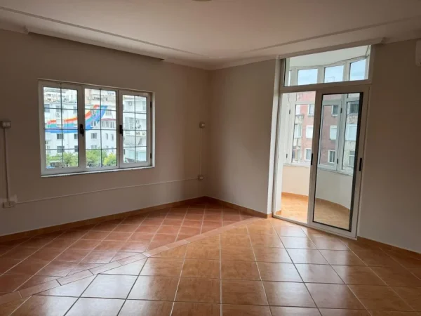 Tirane, jepet me qera ambjent biznesi Kati 4, 178 m² 1.800 € (sheshi willson)
