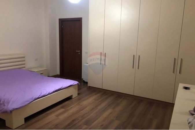 Tirane, jepet me qera apartament 2+1+Ballkon Kati 4, 100 m² 600 € (rruga elbasani)