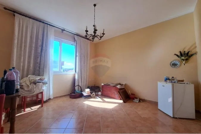 Vlore, shitet shtepi 3 Katshe , 360 m² 130.000 € (Transballkanike)
