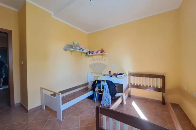 Vlore, shitet shtepi 3 Katshe , 360 m² 130.000 € (Transballkanike)