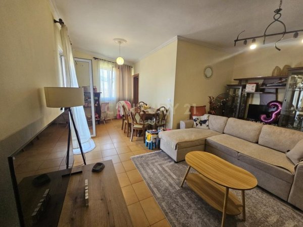 Tirane, jepet me qera apartament 1+1 Kati 5, 62 m² 450 € (komisariatit nr 4)