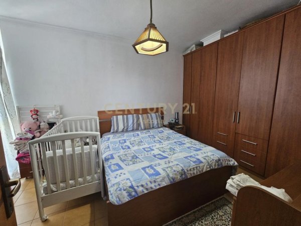 Tirane, jepet me qera apartament 1+1 Kati 5, 62 m² 450 € (komisariatit nr 4)