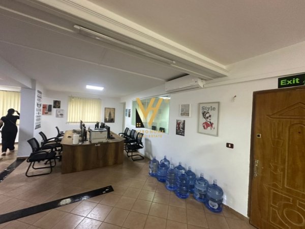 Tirane, jepet me qera zyre Kati 2, 120 m² 900 € (ISH PARKU)