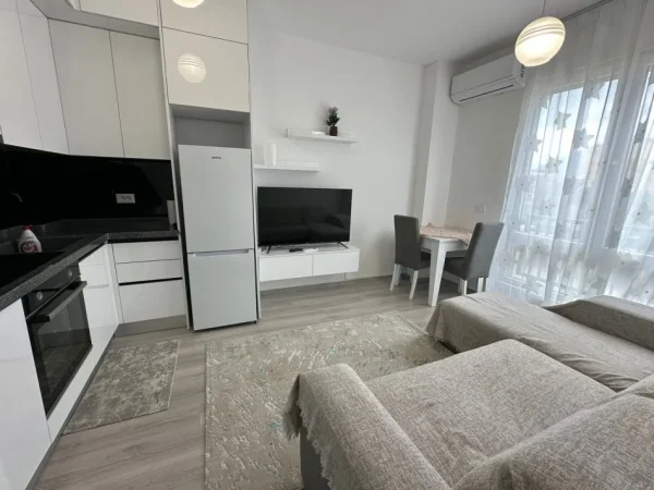 Tirane, jepet me qera 1+1 Kati 4, 60 m² 450 € (xhanfize keko)