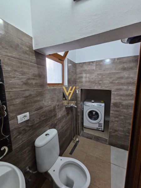 Tirane, jepet me qera apartament 1+1+Ballkon Kati 1, 60 m² 400 € (SELITE)