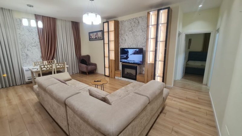 Tirane, jepet me qera apartament 2+1+Ballkon Kati 3, 100 m² 800 € (Rruga Ferit Xhajko)