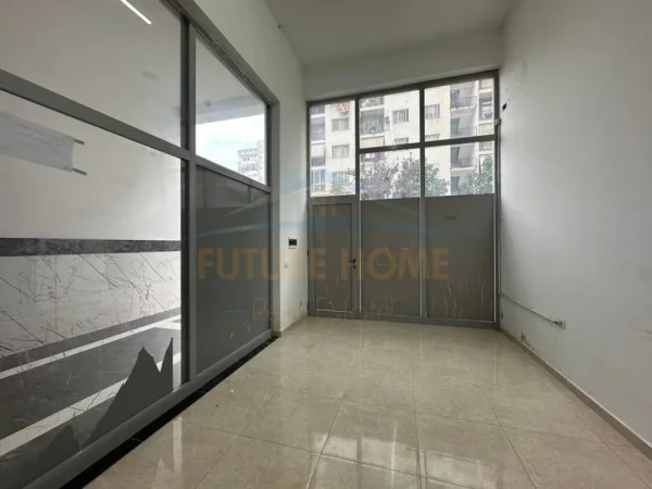 Tirane, jepet me qera ambjent biznesi , 25 m² 250 € (Unaza e Re, Tirane)