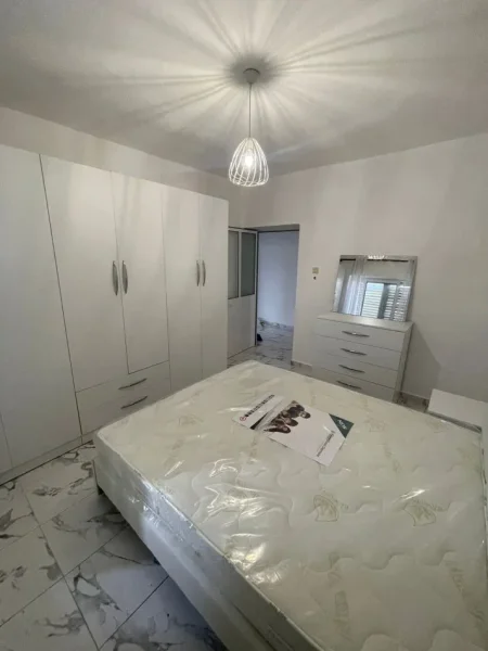 Tirane, jepet me qera apartament 1+1+Ballkon Kati 1, 56 m² 380 € (Aleksander Moisiu)