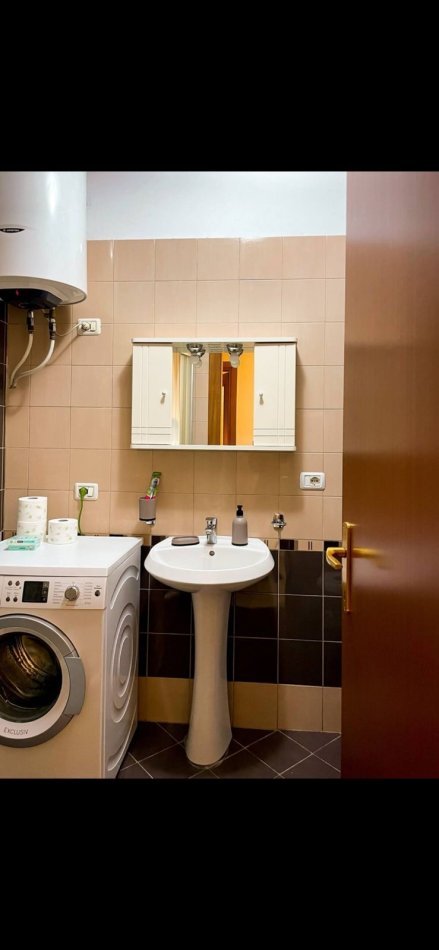 Tirane, jepet me qera apartament 1+1+Aneks+Ballkon Kati 3, 62 m² 600 € (Siri Kodra)