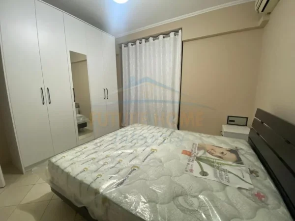 Tirane, jepet me qera apartament 1+1 Kati 4, 70 m² 350 € (Fresku, Tirane)