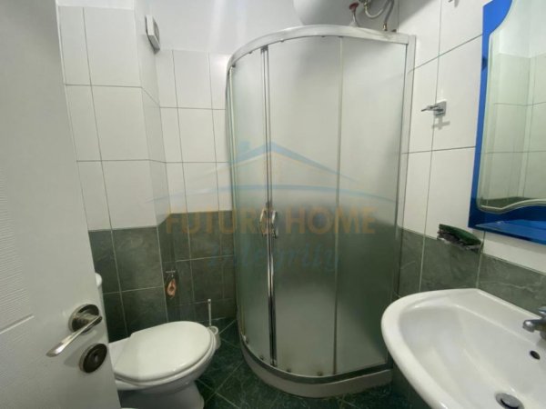 Tirane, jepet me qera apartament 1+1 Kati 4, 70 m² 350 € (Fresku, Tirane)