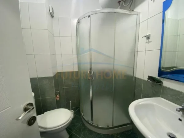 Tirane, jepet me qera apartament 1+1 Kati 4, 70 m² 350 € (Fresku, Tirane)
