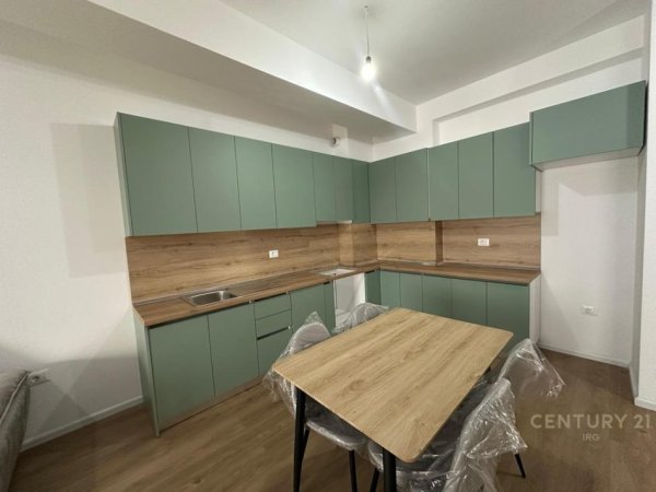 Tirane, jepet me qera apartament 1+1 Kati 5, 70 m² 400 € (Vaso Pasha)