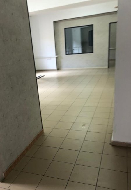 Tirane, jepet me qera ambjent biznesi Kati 2, 140 m² 750 Euro (hoxha tahsin)