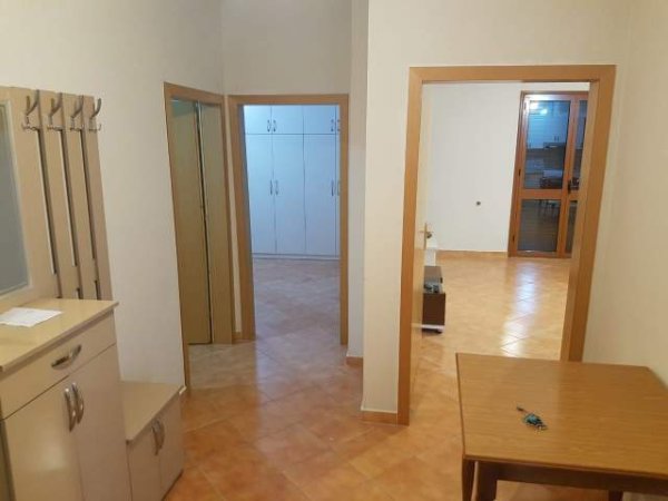 Tirane, jepet me qera apartament 2+1+BLK Kati 1, 100 m² 460 Euro (rrapo hekali)