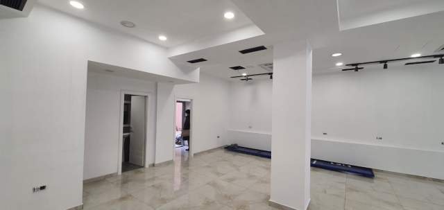 Tirane, jepet me qera dyqan Kati 1, 100 m² 2.000 Euro (hoxha tahsin)