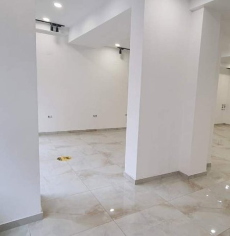 Tirane, jepet me qera dyqan Kati 1, 100 m² 2.000 Euro (hoxha tahsin)