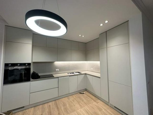 Tirane, jepet me qera apartament 1+1+BLK Kati 5, 82 m² 500 Euro (Siri Kodra)
