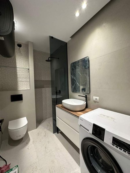Tirane, jepet me qera apartament 1+1+BLK Kati 5, 82 m² 500 Euro (Siri Kodra)