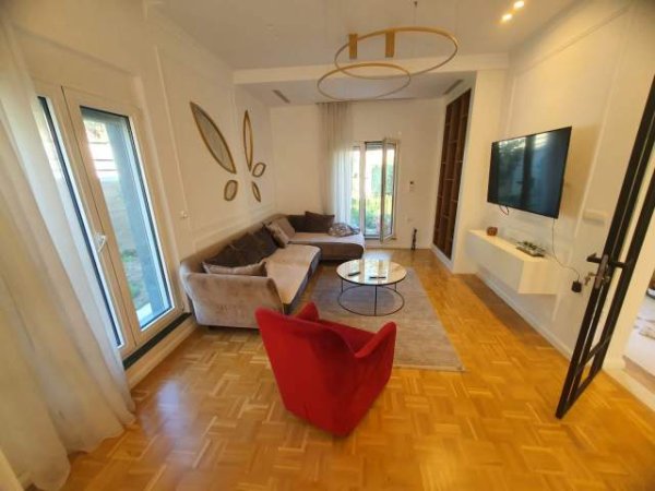 Tirane, shitet apartament 357 m² 950.000 Euro (Pallati i Brigadave)