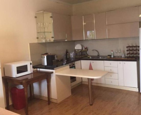 Tirane, jepet me qera apartament 2+1+BLK Kati 1, 100 m² 300 Euro (Todi shkurti)