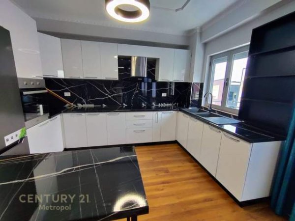 Tirane, jepet me qera apartament 2+1+BLK Kati 5, 124 m² 490 Euro (Selite)