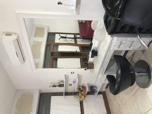 Fier, Jepet me qera per parukeri ose berberane Kati 1, 30 m² 20.000 Leke