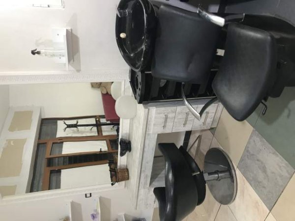 Fier, Jepet me qera per parukeri ose berberane Kati 1, 30 m² 20.000 Leke