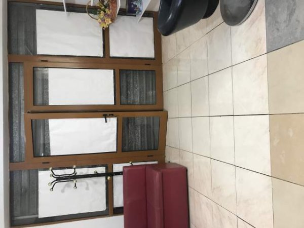 Fier, Jepet me qera per parukeri ose berberane Kati 1, 30 m² 20.000 Leke