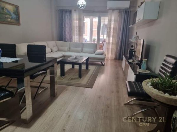 Shqiperi, jepet me qera apartament 2+1+BLK Kati 1, 101 m² 700 Euro (Kopshti Zoologjik)