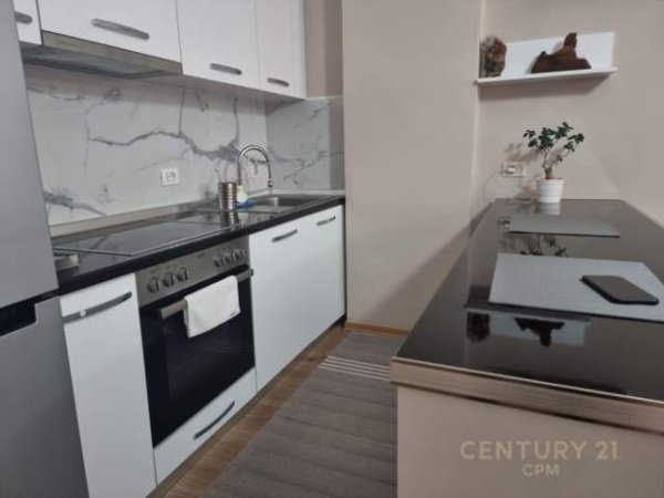 Shqiperi, jepet me qera apartament 2+1+BLK Kati 1, 101 m² 700 Euro (Kopshti Zoologjik)