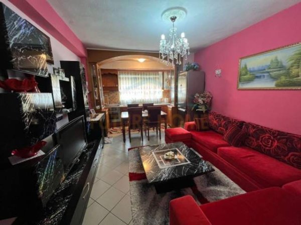 Korce, shitet apartament 2+1+BLK Kati 4, 90 m² 62.000 Euro (Lagjia 9, Korçë)