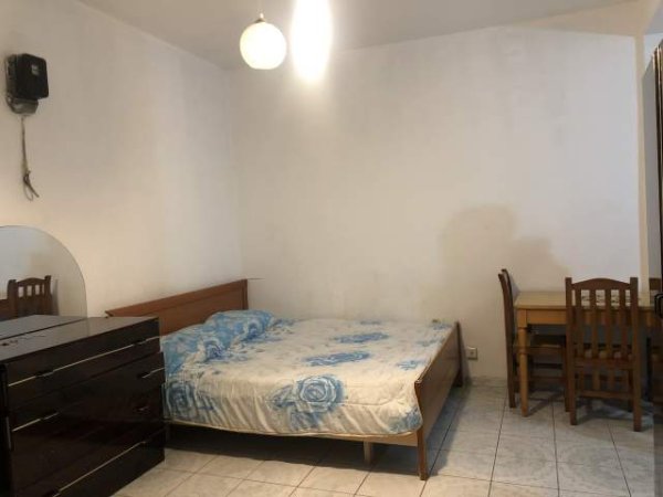 Tirane, jepet me qera shtepi 1+1 Kati 1, 44 m² 29.000 Leke (Rruga hoxha tahsim)
