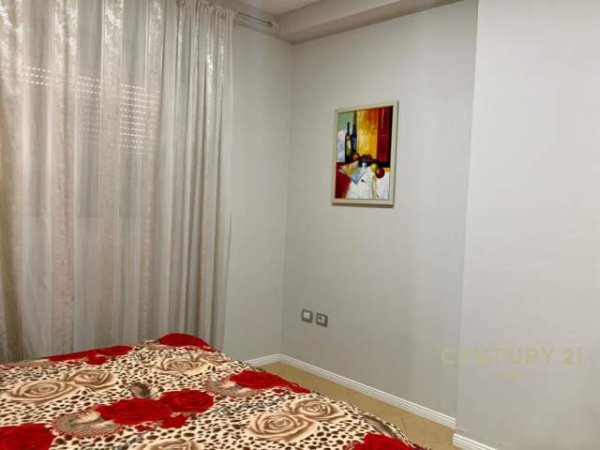 Tirane, jepet me qera apartament 1+1+A Kati 5, 50 m² 500 Euro (Rruga e Barrikadave)