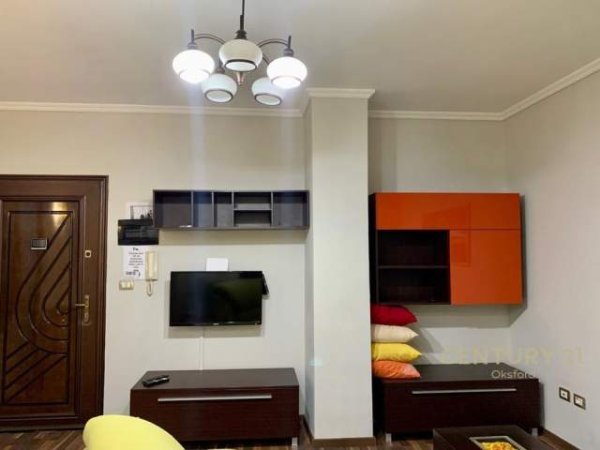 Tirane, jepet me qera apartament 1+1+A Kati 5, 50 m² 500 Euro (Rruga e Barrikadave)