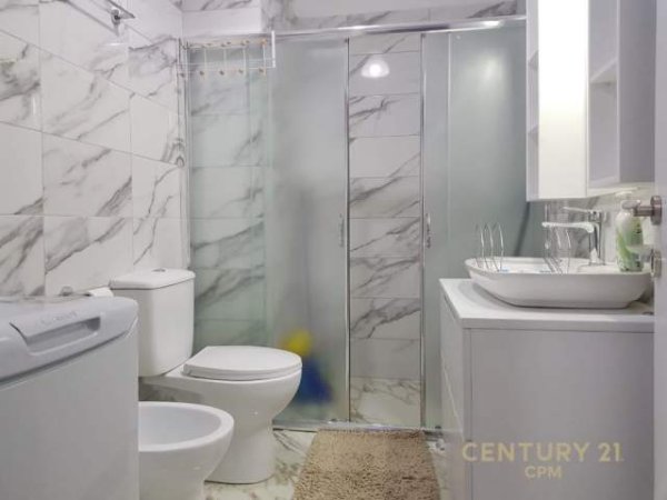 Tirane, jepet me qera apartament 1+1+BLK Kati 5, 65 m² 450 Euro (Rruga Jordan Misja)