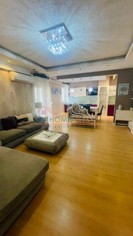Tirane, jepet me qera apartament 3+1+BLK Kati 7, 140 m² 700 Euro (rruga e barrikadave)