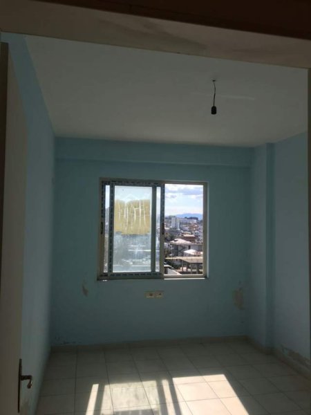 Tirane, ofert apartament 3+1 Kati 4, 120 m² 500 Euro/m2