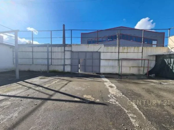 Tirane, jepet me qera ambjent biznesi Kati 0, 480 m² 1.200 Euro (Rr Jorgo Panajoti Tirana, Albania)