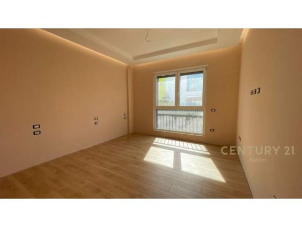 Tirane, jepet me qera apartament 3+1 Kati 2, 165 m² 1.200 Euro (LIQENI I THATE)