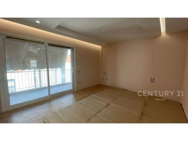 Tirane, jepet me qera apartament 3+1 Kati 2, 165 m² 1.200 Euro (LIQENI I THATE)