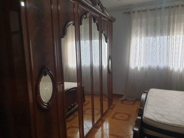 Tirane, jepet me qera apartament 1+1+A+BLK Kati 4, 63 m² 30.000 Leke (bulevardi Bajram Curri)