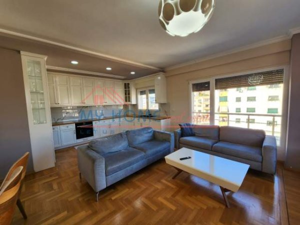 Tirane, jepet me qera apartament 2+1+BLK Kati 8, 126 m² 1.000 Euro (qender)