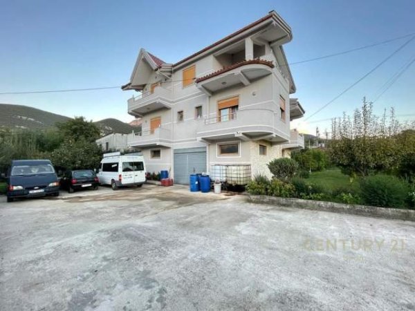 Tirane, jepet me qera Vile 3 Katshe Kati 1, 500 m² 1.200 Euro (Tufine)