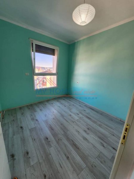 Tirane, jepet me qera apartament Kati 7, 50 m² 500 Euro (qender)